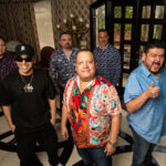 Gerardo Ortiz y Código FN estrenan ‘Por ahí, por ahí'”